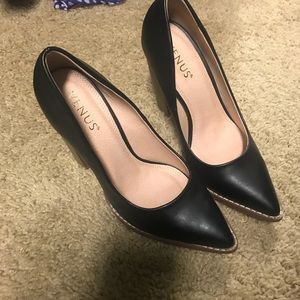 VENUS Shoes - Pointy toe Chunky heel pump VENUS Shoes - Pointy toe Chunky heel pump